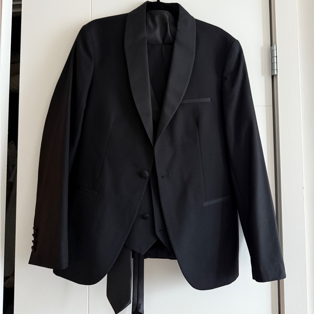 Suitmen 3 Piece Tux